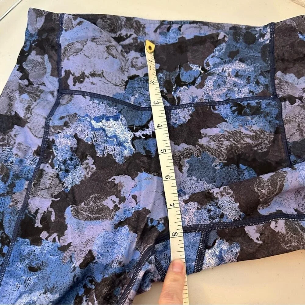 Lululemon Speed Up Tight Full-On Luxtreme size 4